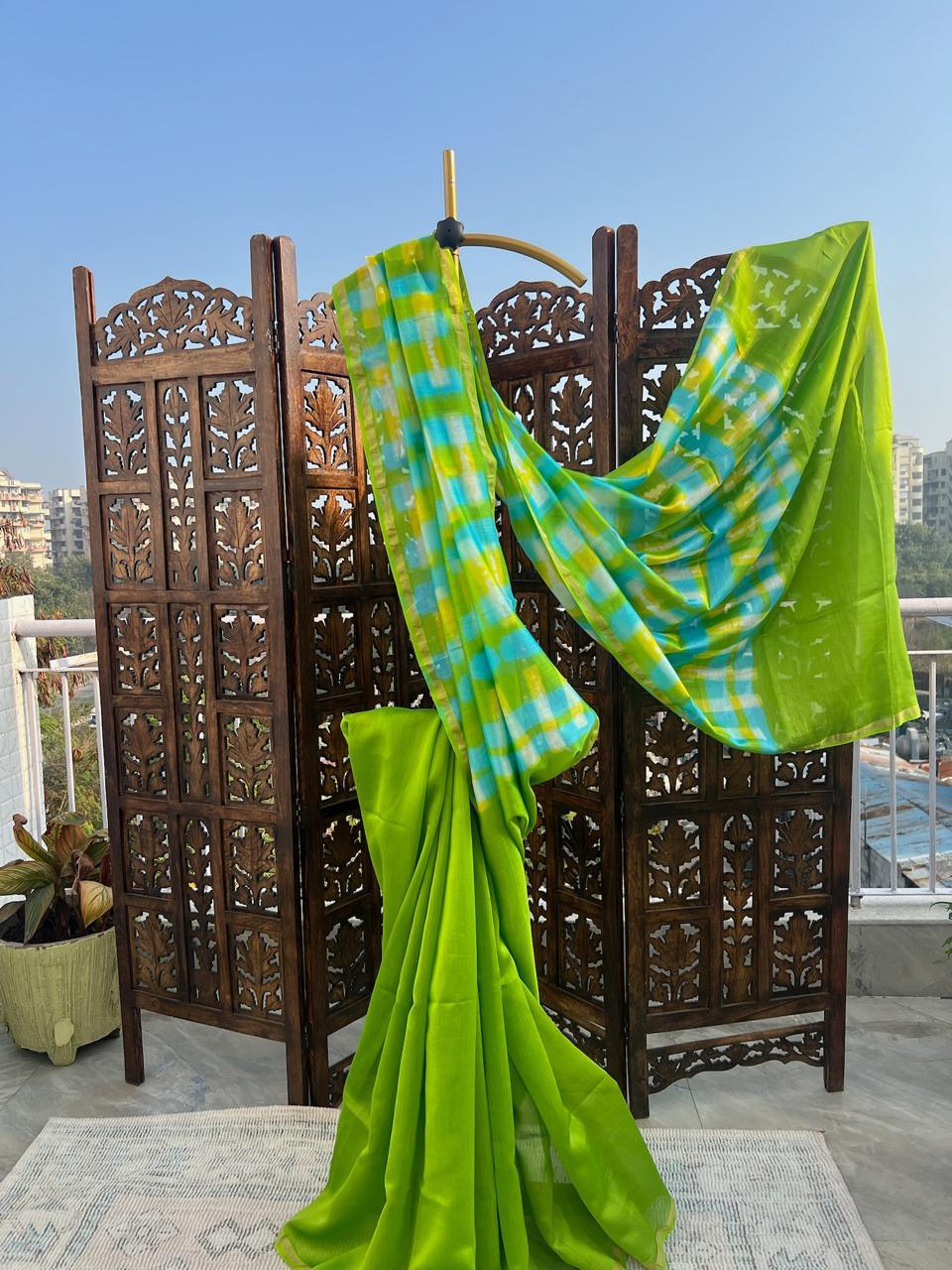 Parrot Green - Chanderi Tie-Dye Chanderi Cotsilk Saree (Half Plain- Half Clamp) - Vasaka Jaipur