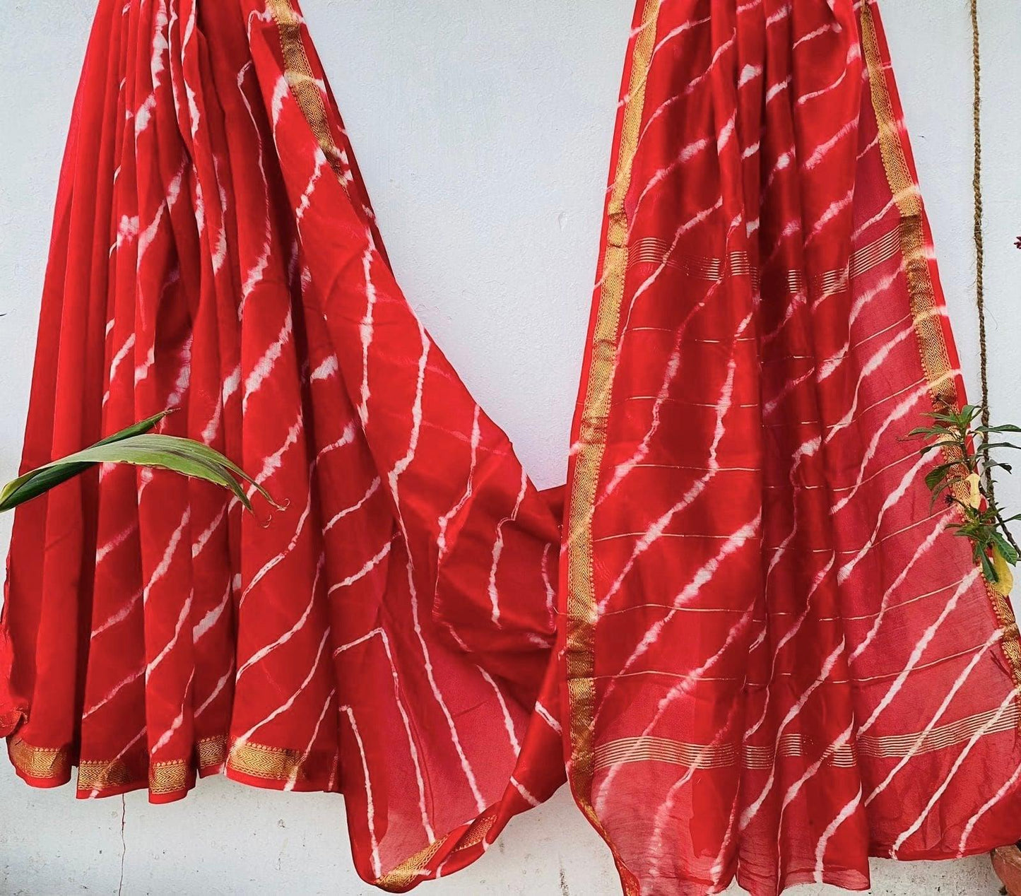 Red - Shibori Leheriya Maheshwari Silk Saree - Vasaka Jaipur