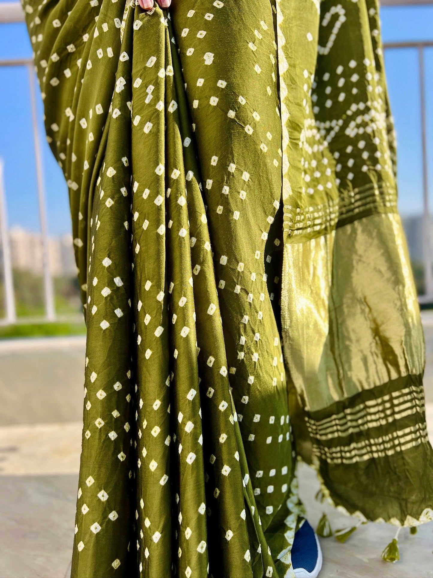 HEENA : BANDHEJ SAREE WITH TISSUE PALLA - Vasaka Jaipur