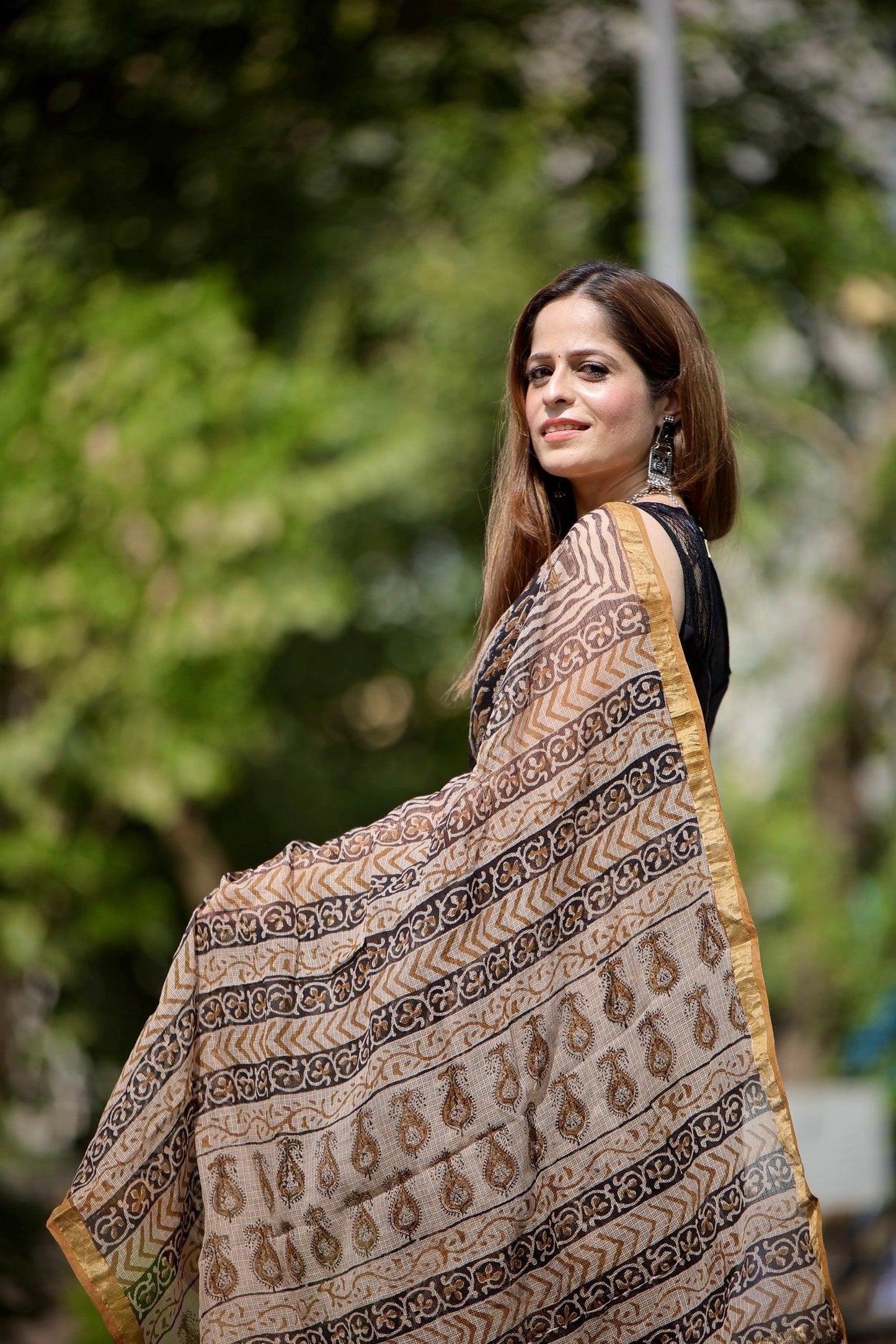 Black_ Kota Doria Saree