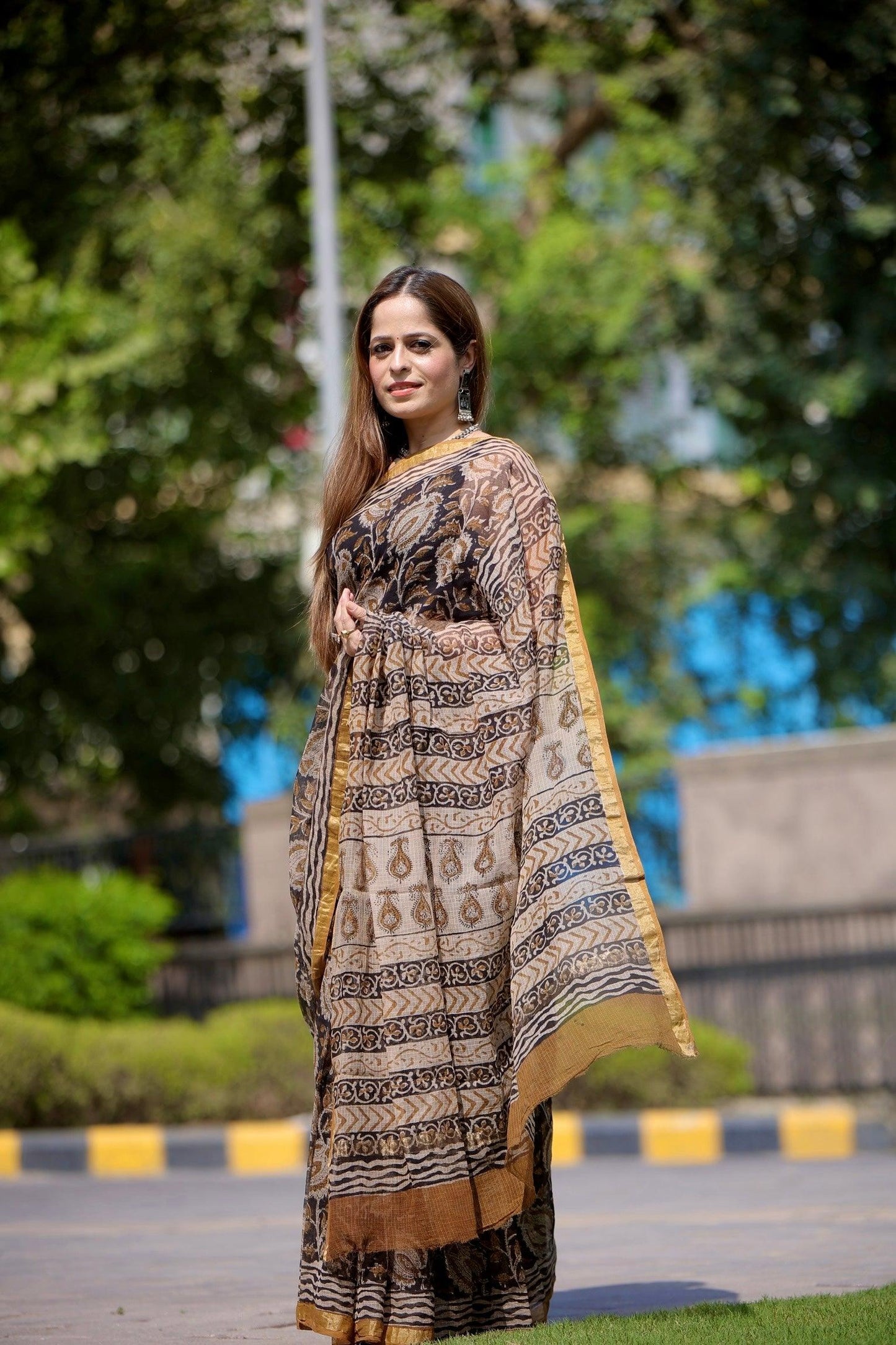 Black_ Kota Doria Saree