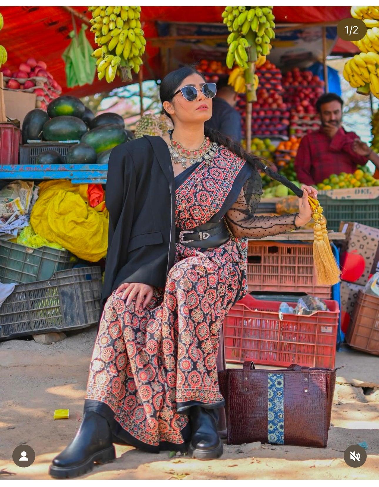 Black_ Mulmul Cotton Saree - Vasaka Jaipur