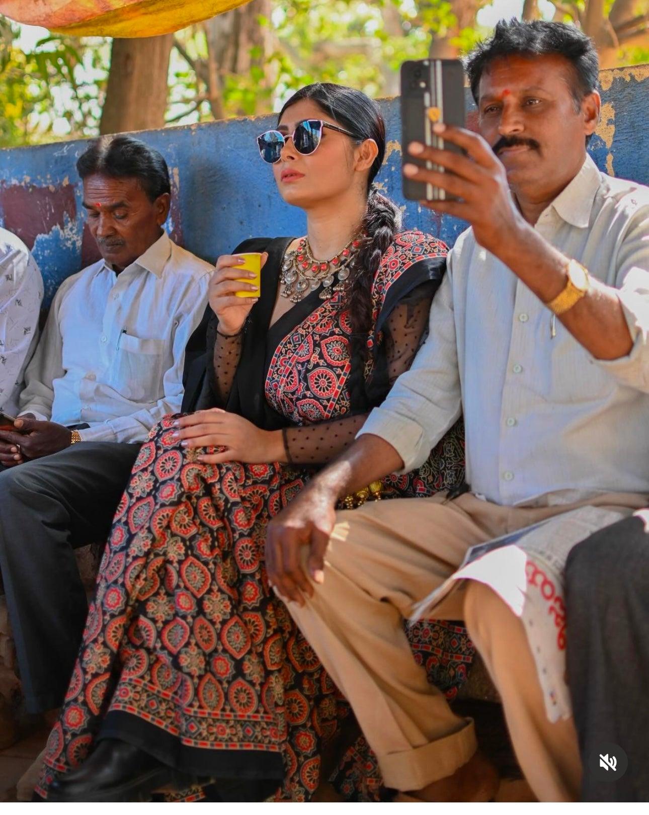 Black_ Mulmul Cotton Saree - Vasaka Jaipur