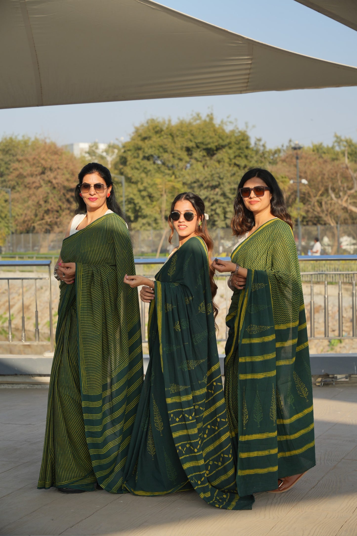 elegant-green-dabu-print-workwear-cotton-saree-drape-styling