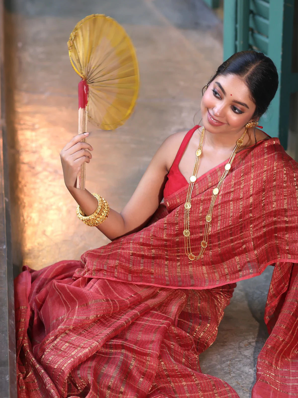 Ragini Handwoven Linen Zari Saree Ruby Embrace