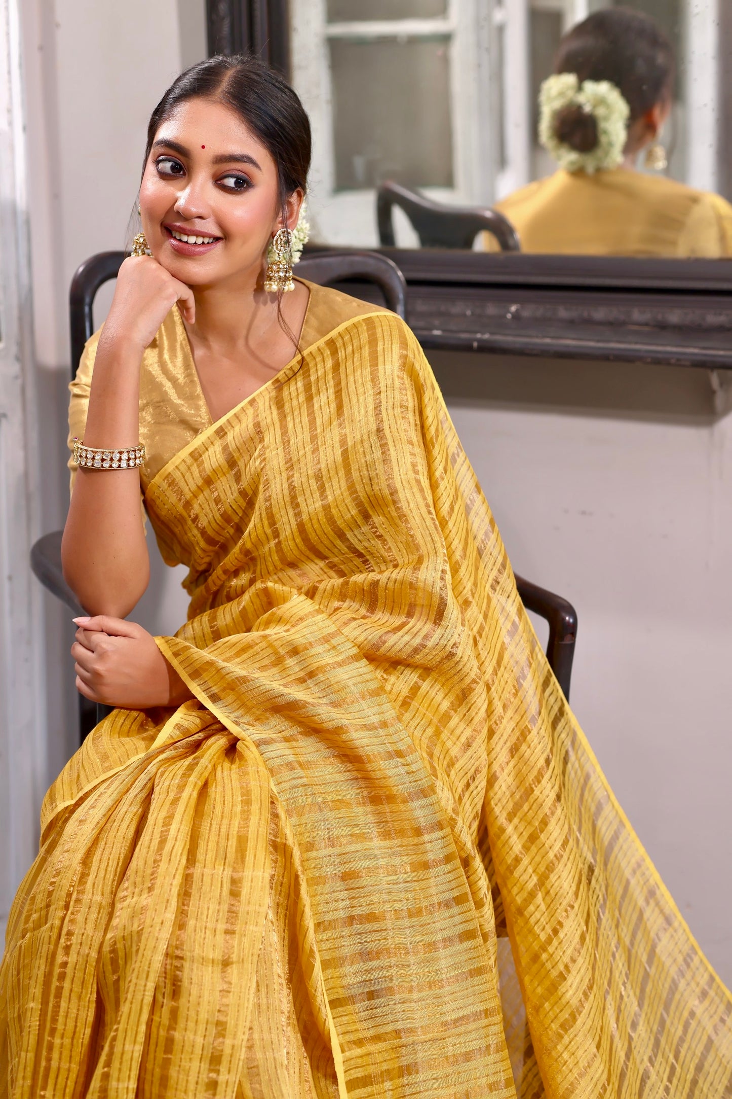 Surojita Handwoven Linen Zari Saree Amber Grace