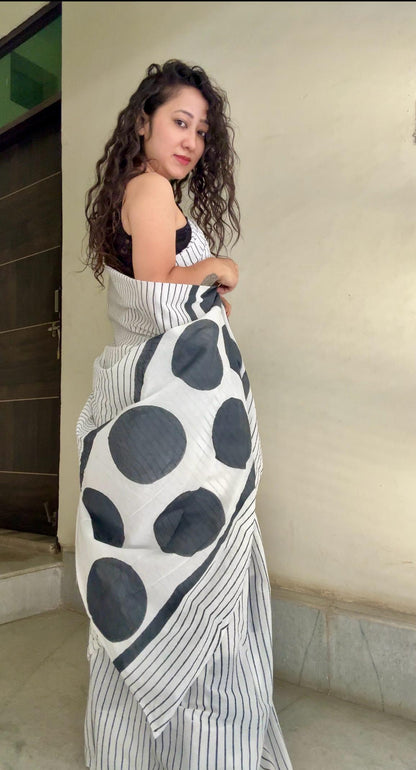 AARTI White Gray Striped Hand Block Cotton Saree - Classic Pattern