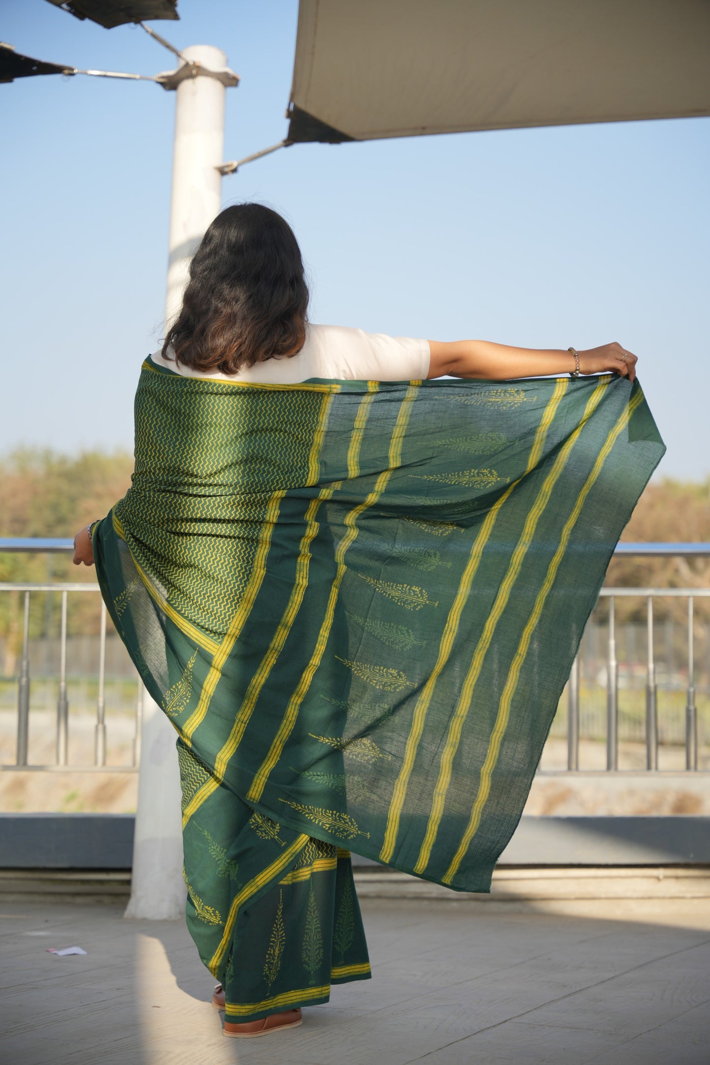 Girisha_Dhara Earthy Dabu Green Cotton Saree