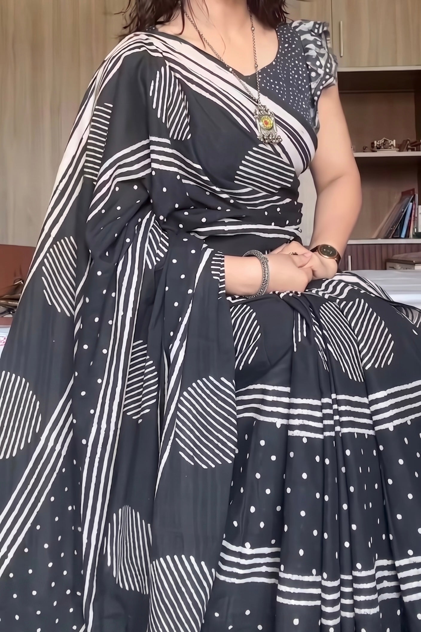 Kajal_Mrida Dabu Black Cotton Saree - Image 5 - Vasaka Jaipur