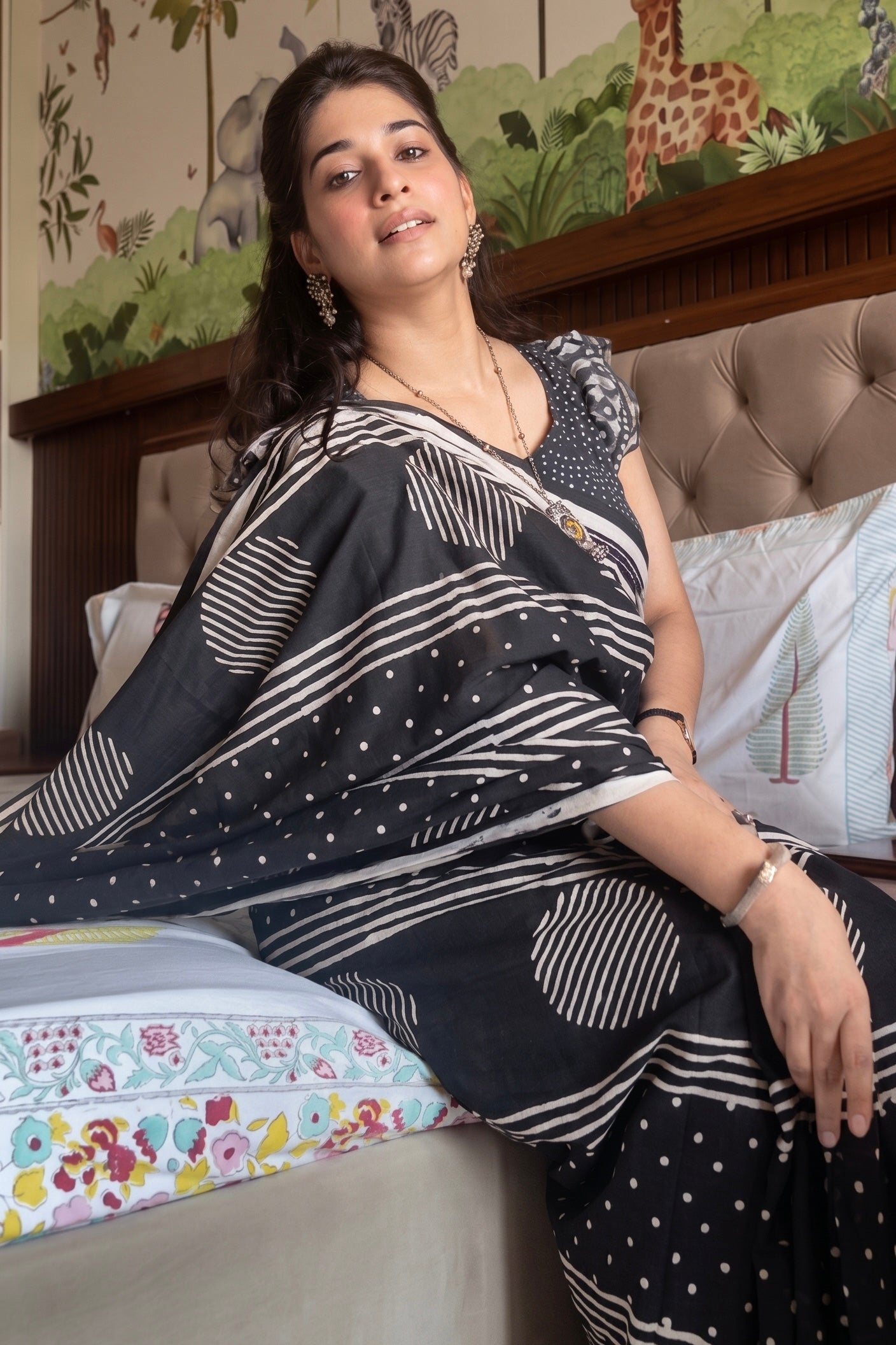 Kajal_Mrida Dabu Black Cotton Saree - Image 2 - Vasaka Jaipur