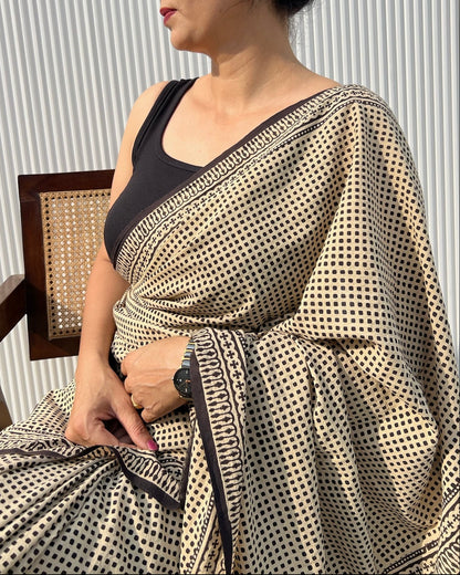 Styling inspiration for traditional Bagru cotton saree showing contrast printed pallu layout