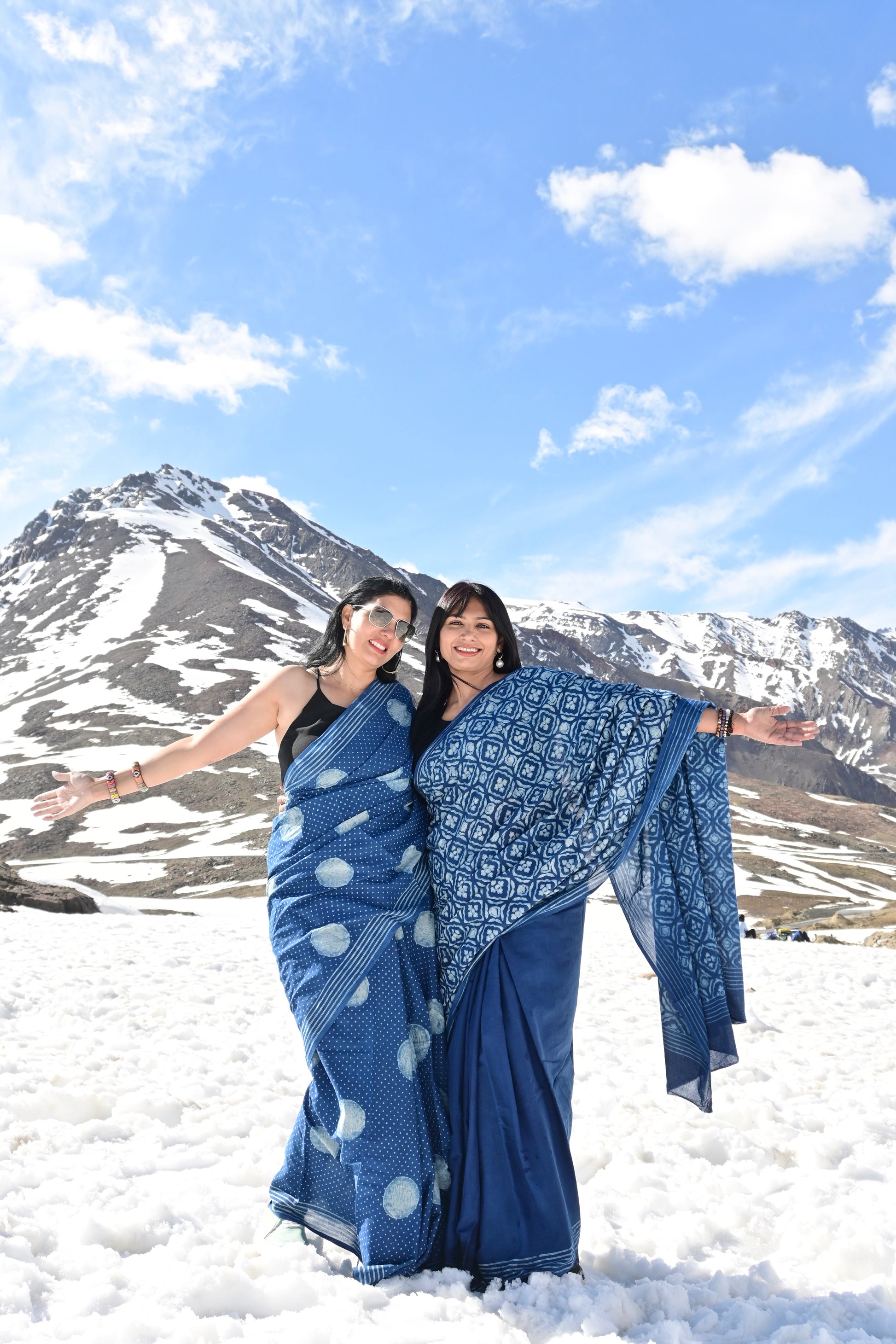 Woman wearing a Vasaka Jaipur pure cotton indigo saree with dabu mud-resist geometric patterns