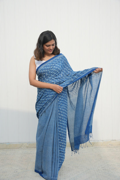 Traditional hand-woven handloom cotton saree with running blouse piece, Vasaka Jaipur