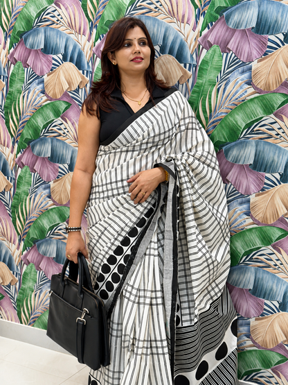 Lightweight white handloom mulmul cotton saree for daily office wear